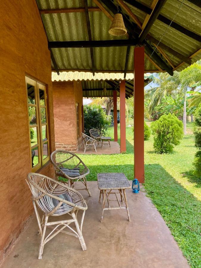Wild Breeze Hotel Tissamaharama Buitenkant foto