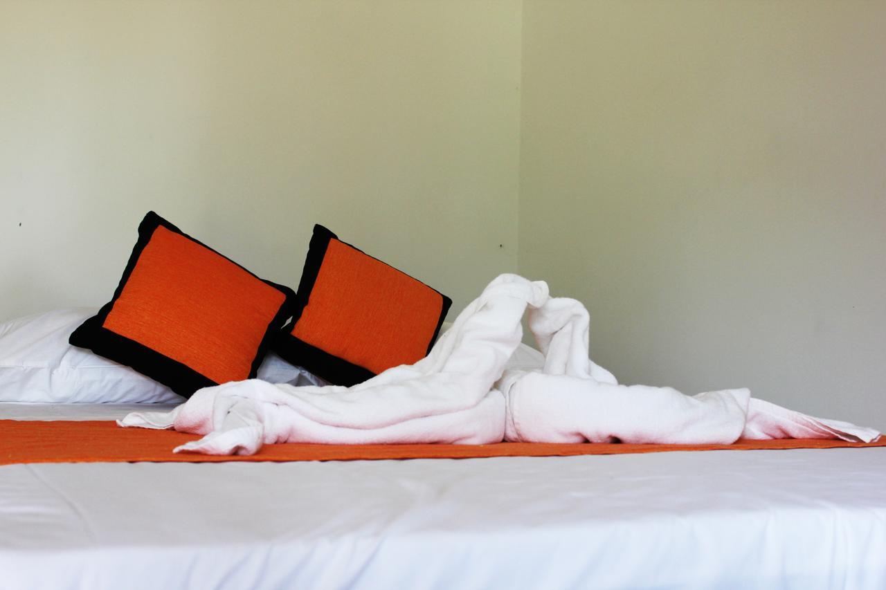 Wild Breeze Hotel Tissamaharama Buitenkant foto